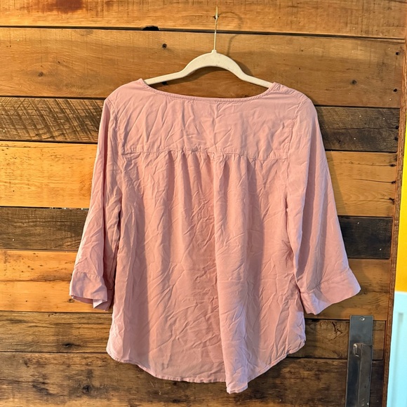 Torrid Light Pink Criss-Cross Detail Blouse β Size 0 - Picture 3 of 3